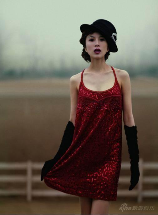 组图:金巧巧华丽转身 优雅演绎复古女郎风潮
