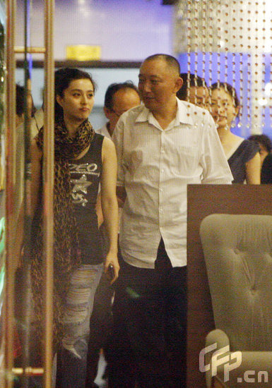 组图范冰冰与韩三平何平北京夏夜吃涮肉