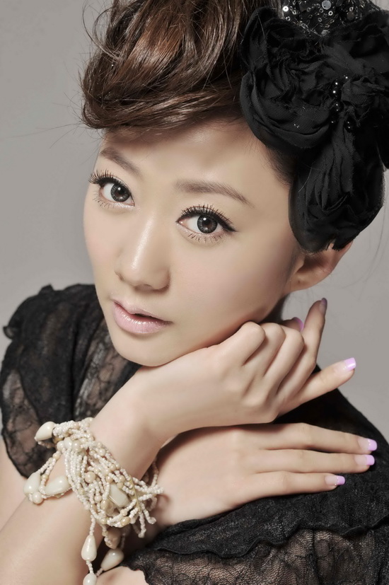 原梓霏秀时尚蛋糕裙尽显熟女风范组图