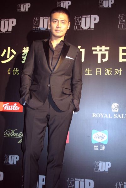 组图:邵兵荣膺"年度银幕回归"大奖