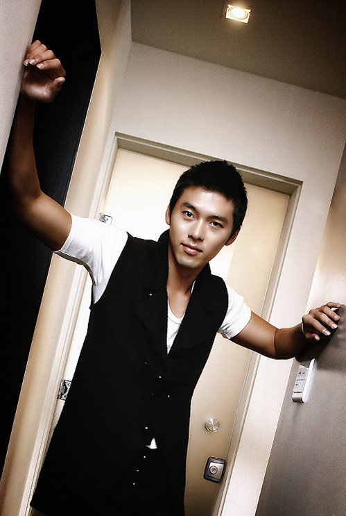 图文玄彬全新杂志照玄彬浅露微笑