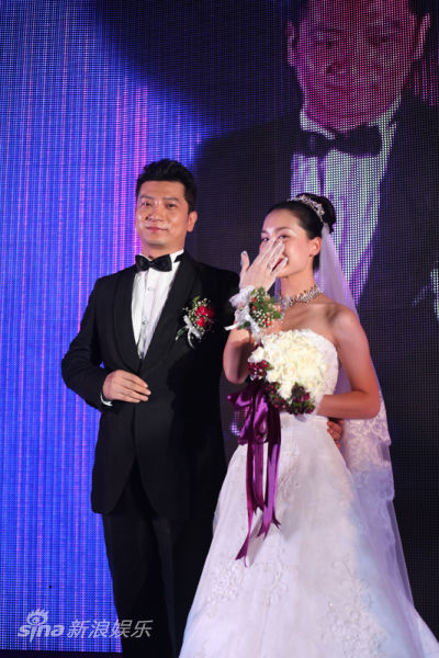 田雨王玥哈尔滨补办婚宴 开心举杯答谢亲友(图)_影音娱乐_新浪网
