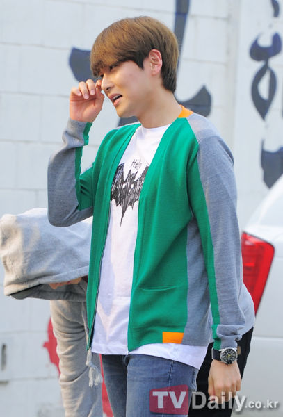 图文:sj强仁今日退伍--厉旭开心