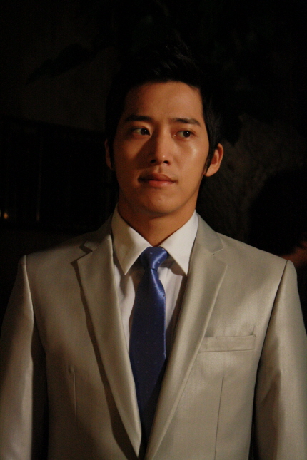 李莞新剧180度大变身温柔小生变硬汉附图