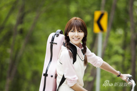 少女时代成员秀英新剧变身可爱高中生(图)