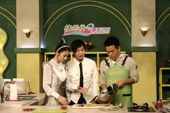 冷中易录制《美食美客》亲自下厨烹饪美食(图)