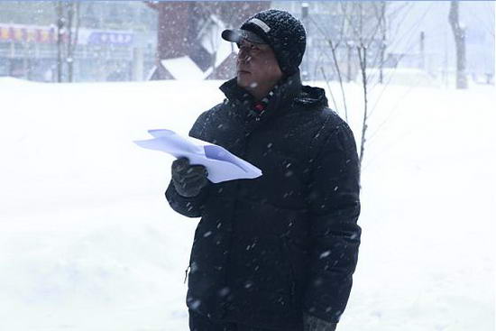 严寒考验《婚姻保卫战 剧组热情高涨战风雪