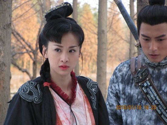 孔雀翎央视热播穆婷婷变狠毒心机女图