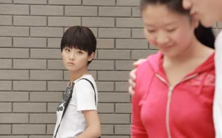 近日,80后题材电视剧《离爱》在新浪微博上受到广泛关注,网友在微博中