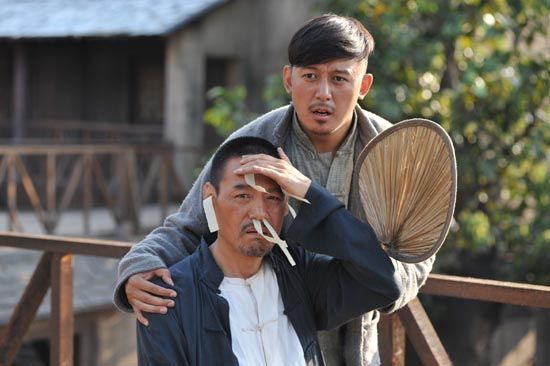 《光荣大地》《大戏法》开年 巍子与自己打擂