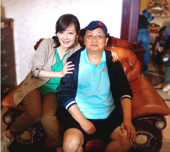 电视剧《幸福追击》开机 薛佳凝变身80后媳妇