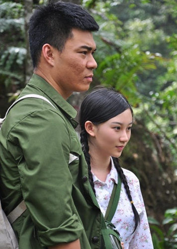 王冠淇在剧中的硬汉形象新浪娱乐讯 在这个战争剧如