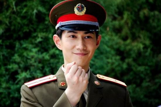 何明翰《葵花怒放》携手姚笛演绎军旅裸婚