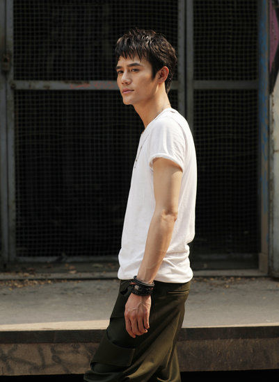 王凯倪大红《枪炮侯》演绎假父子真情敌