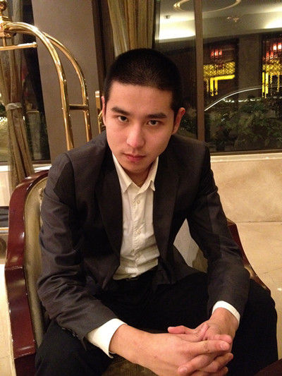 李锦飞剧中饰演董哲