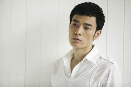 李光洁荧屏初试啼声 为新片录制主题曲(组图)