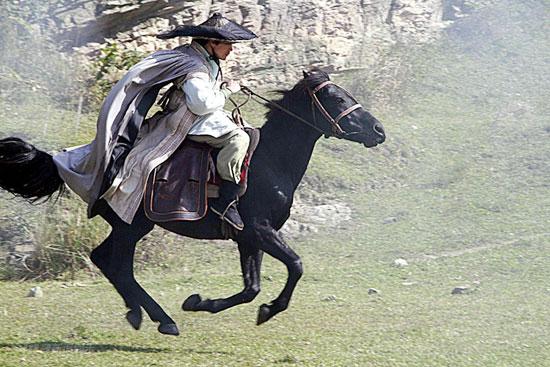 图文倚天武当赶戏张智尧马上英姿