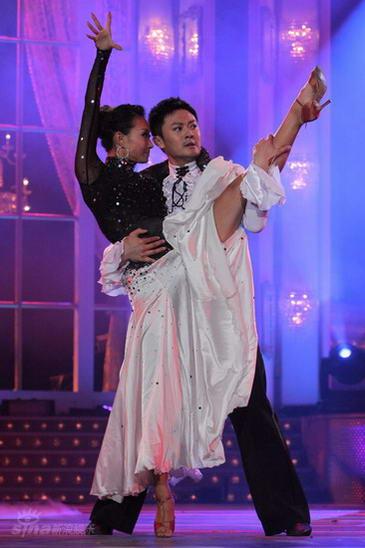 图文:舞林首场准决赛--印小天