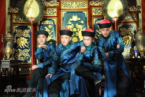 图文:新《还珠》四大才子--片场欢声笑语