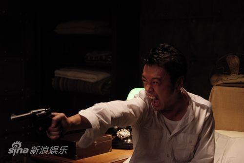 图文:《黄金密码》曹炳琨剧照--疯狂
