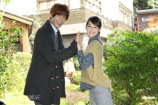 图文偶像剧翻糖花园两人开心击掌