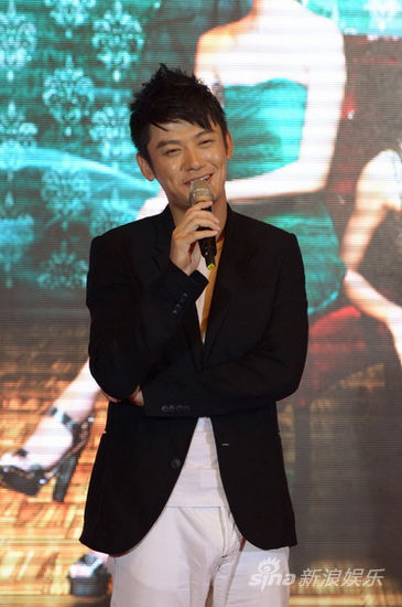 在京召开发布会,导演俞钟携主演凌潇肃,徐筠(微博),芦芳生,王媛可