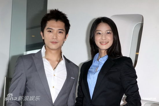 图文:《螺丝小姐》发布会-邱泽与赖雅妍