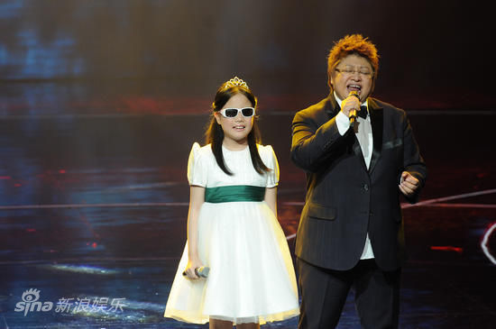 韩红为铮铮圆梦新浪娱乐讯 《中国梦想秀》第三季于6月29日晚完美谢幕