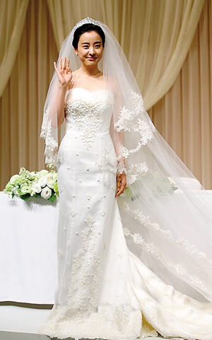 "连生"朴恩惠昨出嫁