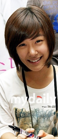 contents少女时代的成员蒂芬妮为金东万的第二张专辑《the secret》