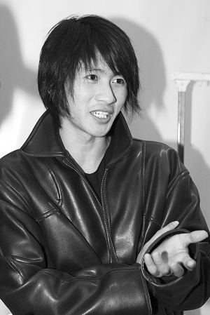 韩寒回应"辱骂大师"风波