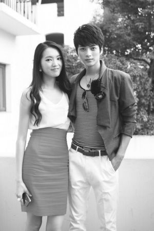 江铠同朴海镇:"李老板"是女强人