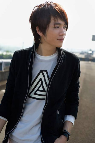 萧闳仁网上教说趣味闽南话与内地歌迷互动图