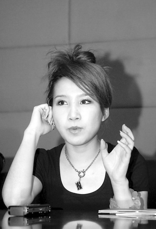 艾梦萌驳斥贫困传言我们没有大家说的那么穷