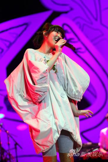 王若琳大人故事书演唱会明年台大体馆开唱图