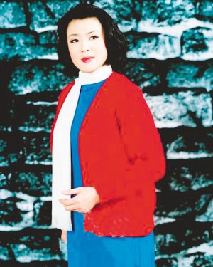 万山红在歌剧《江姐》中的剧照提到歌唱家万山红,人们熟悉的是她演唱