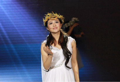 米粒花腔海豚音亮相《红星闪闪》献爱心