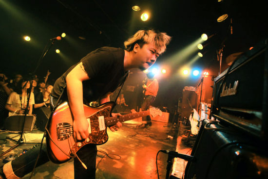 赌鬼乐队签约星外星重组后举办首场演出