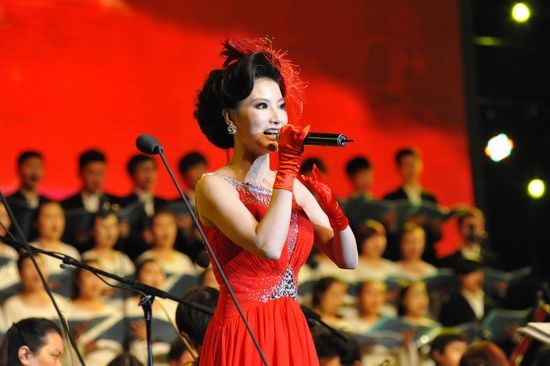 杨洪基助阵韩永华独唱音乐会图