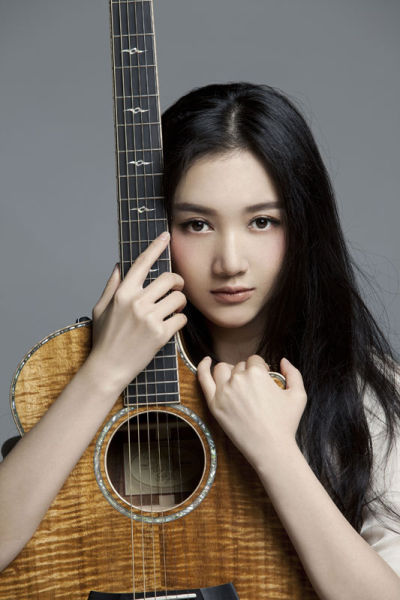 韩雯雯跨界发声翻唱李健当有天老去