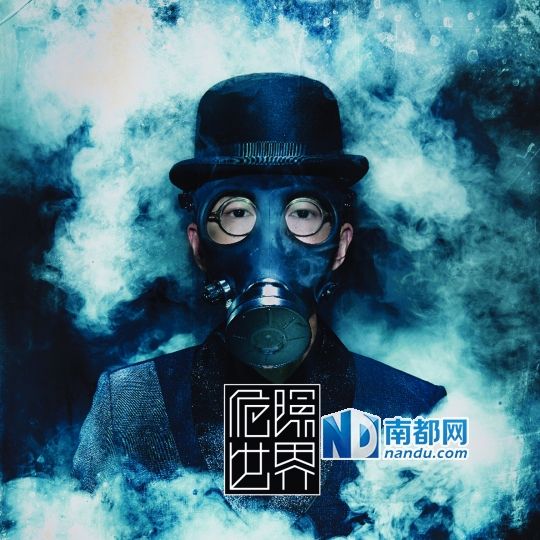 《小方》是方大同新专辑《危险世界》里的曲目，有四句来自《小芳》的副歌。