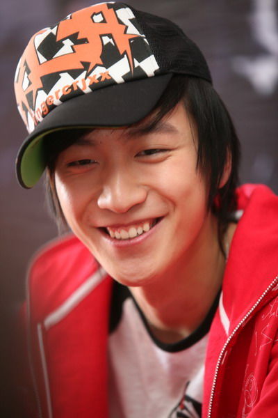 乔任梁长春行净唠实嗑 行程紧密不忘学习(组图)