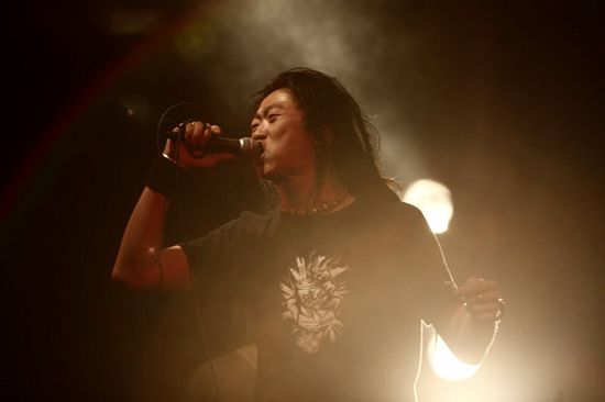 图文迷笛音乐节复活液氧罐头主唱张宇