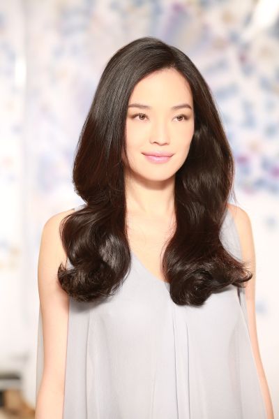海飞丝丝源复活代言人舒淇整日奔忙,片约不断,工作已经占据了舒淇的大