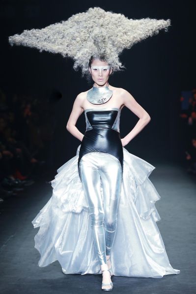 创意官——吴假曾经代表巴黎欧莱雅沙龙专属品牌在2009年法国高级发型