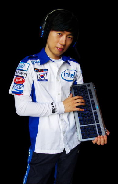 人皇boxer谈挑战《星际2》与创立战队_星际争霸2_单机游戏_新浪游戏