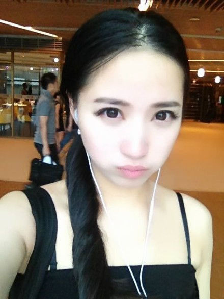 已成人妻的孙婷自拍照