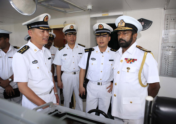 资料图:斯里兰卡海军少将参观中国海军广州舰