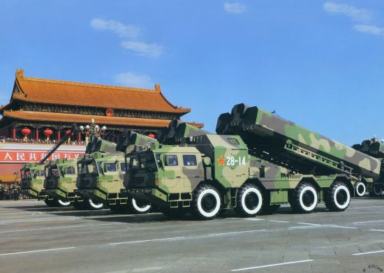 网上流传的解放军长剑-10巡航导弹战车编队接受阅兵检阅.