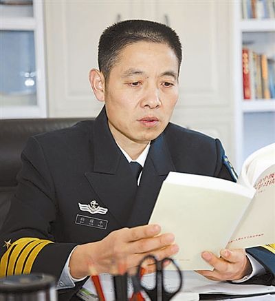 明星艦長柏耀平走上大連艦艇學院副院長崗位